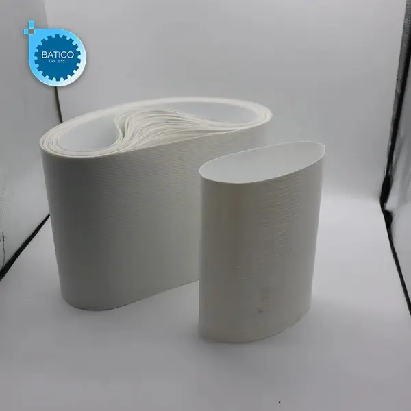 So với băng tải PVC th&ocirc;ng thường, d&ograve;ng PU c&oacute; khả năng kh&aacute;ng dầu tốt hơn, gi&uacute;p duy tr&igrave; độ bền