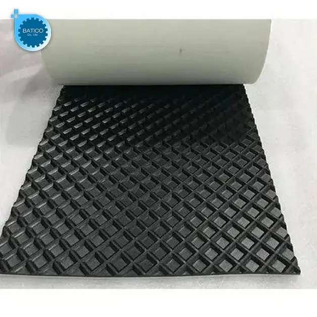 d&ograve;ng băng tải caro ph&ugrave; hợp hơn với c&aacute;c hệ thống c&oacute; độ nghi&ecirc;ng hoặc h&agrave;ng h&oacute;a dễ dịch chuyển
